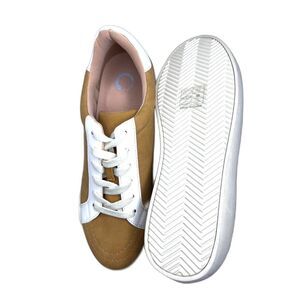 Womens casual brown shoes Brinley Co. Comfort Foam Lace-Up Sneaker size 9.